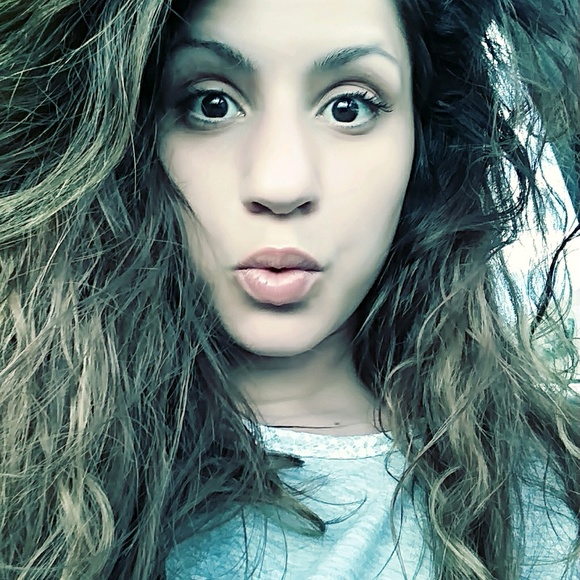 Meet your Posher, Stefanie - Picture 1 of 1